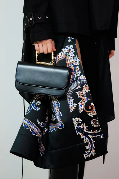 Look 10